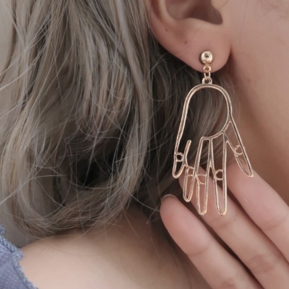 Boutique hand shape earring Boho Minimalist - Picture 5 of 8